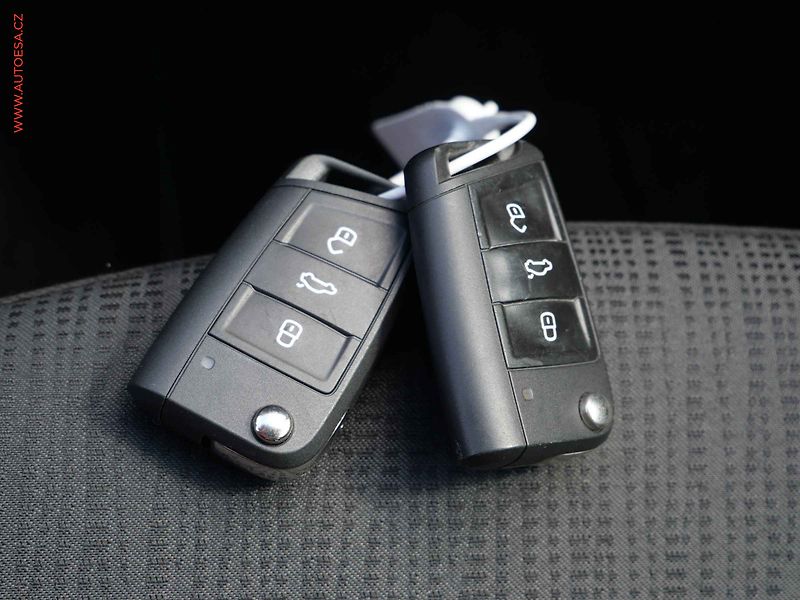 Škoda Octavia (2016) 1.4TSi, ČR, Style, TZ - fotka 18 z 19