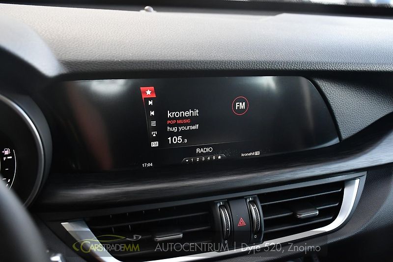 Alfa Romeo Stelvio 2,2JTD 154 KW 4x4 - fotka 29 z 50