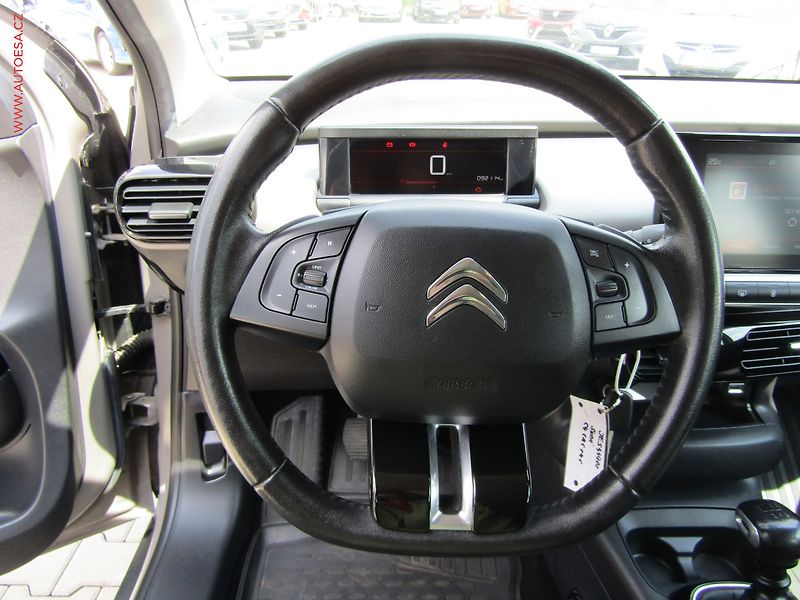 Citroën C4 Cactus (2018) 1.2 PT, ČR, servis.kniha - fotka 13 z 16