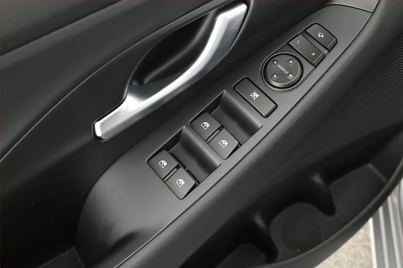 Hyundai i30 (2026) 1.0 T-GDI, COMFORT, KAMERA - fotka 9 z 13