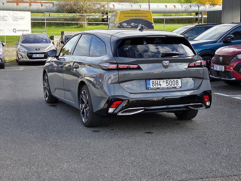 Peugeot 308 (2024) SW 1.2PT 130 ALLURE EAT8 - fotka 3 z 29
