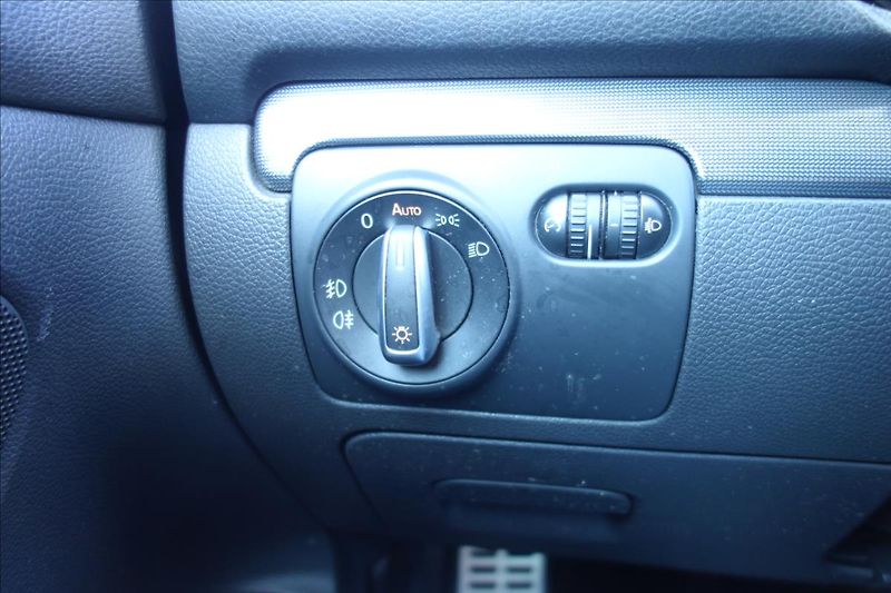 Volkswagen Golf 1,6 TDi 77KW, TRENDLINE. - fotka 26 z 27