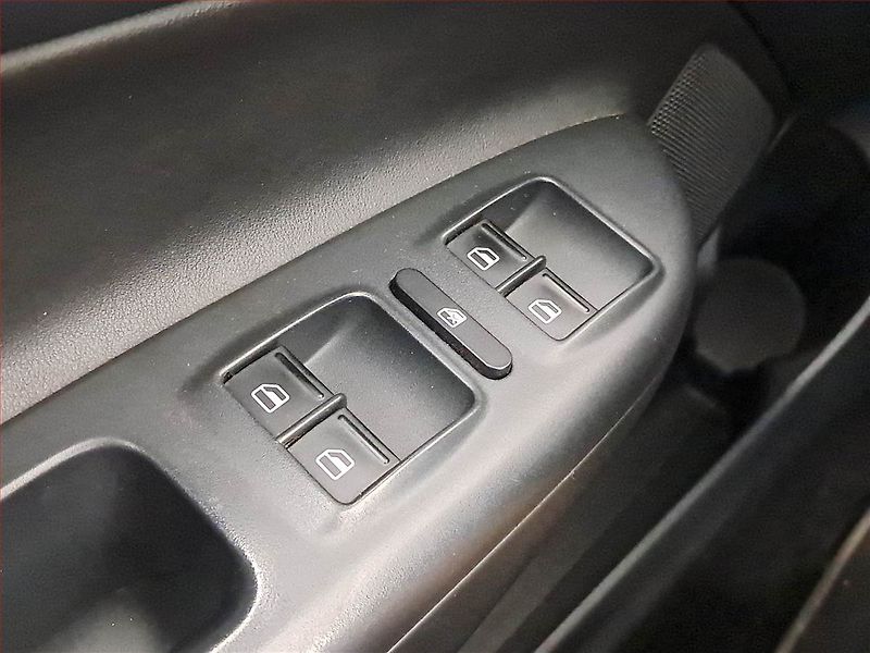 Škoda Octavia (2012) Laurin&Klement 2.0 TDI - fotka 21 z 23