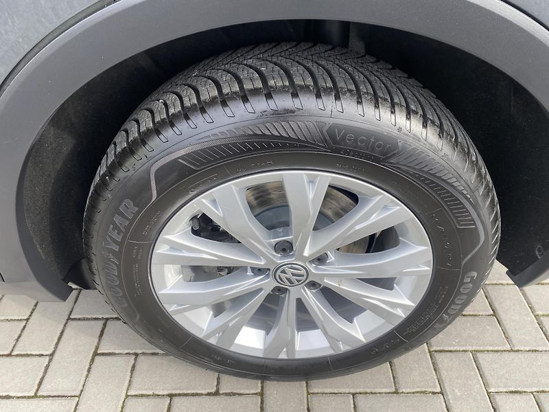 Volkswagen Tiguan 1.4 TSI 92kW - 1xMAJ.-ALU-PDC - fotka 10 z 41