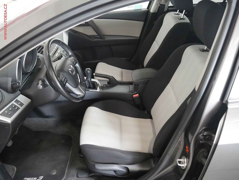 Mazda 3 (2012) 2.0 i, ČR, STK8/28 - fotka 9 z 19