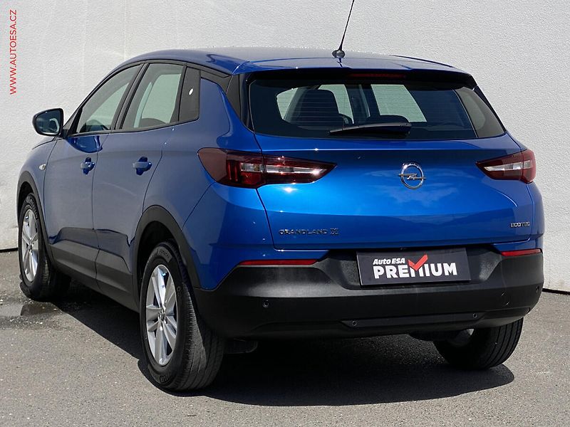 Opel Grandland X (2021) 1.2 T, 1.maj,ČR, Edition - fotka 6 z 19