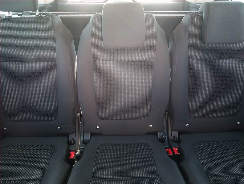 Peugeot 5008 (2016) 1.6 BlueHDi, nová STK - fotka 10 z 19