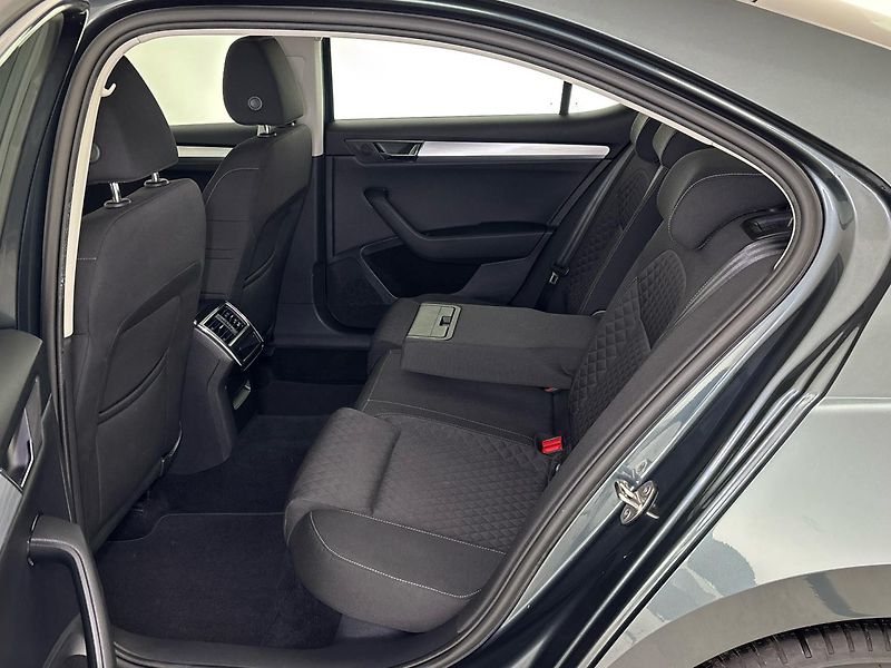 Škoda Superb Ambition DSG - fotka 8 z 28
