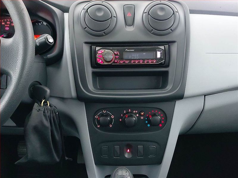 Dacia Sandero (2014) 1.2 16V, po STK, plně pojízdný - fotka 12 z 13