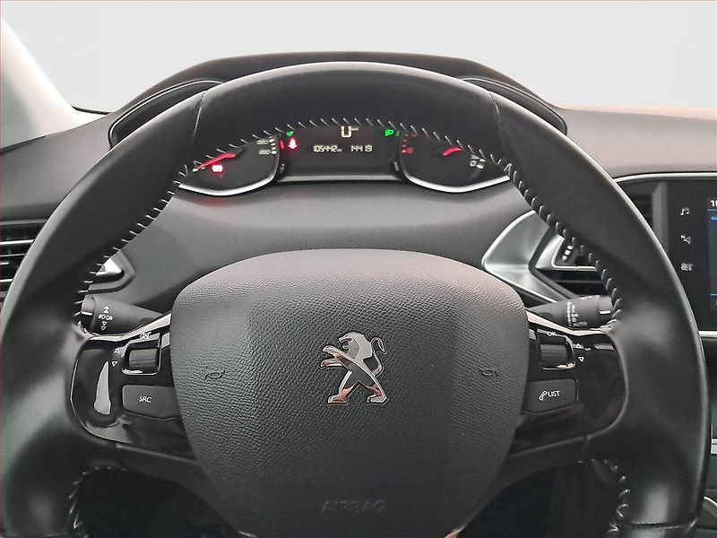 Peugeot 308 (2019) 1.5 BlueHDi, ČR,1.maj - fotka 16 z 16