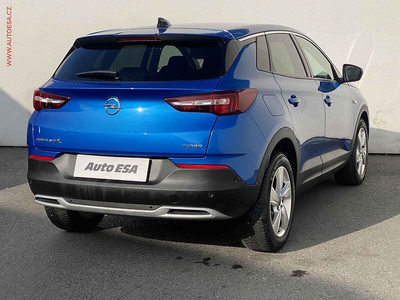 Opel Grandland X (2018) 1.2T, Innovation, AT, LED - fotka 4 z 21
