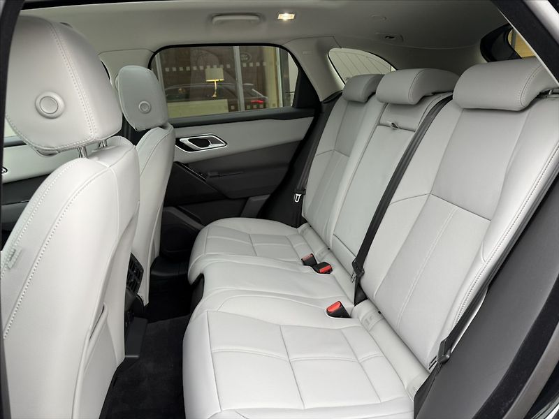 Land Rover Range Rover Velar 3,0   DYNAMIC SE P400 - fotka 17 z 21