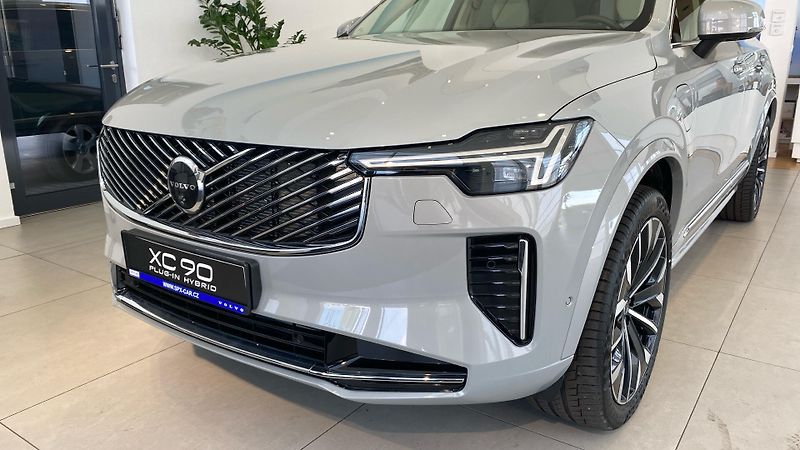 Volvo XC90 (2025) ULTRA BRIGHT, T8 AWD, 228+107 - fotka 3 z 15