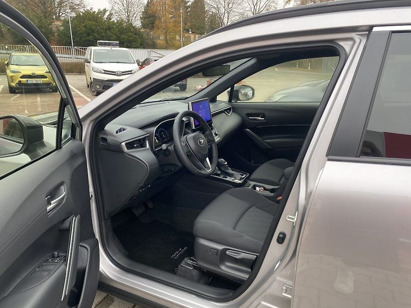 Toyota Corolla Cross 1,8 Hybrid MC25 Style - fotka 11 z 25