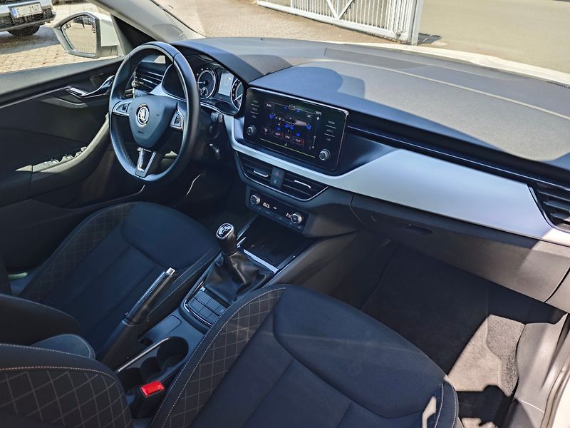 Škoda Scala (2020) 1.0 TSi Drive 125 Years - fotka 10 z 40