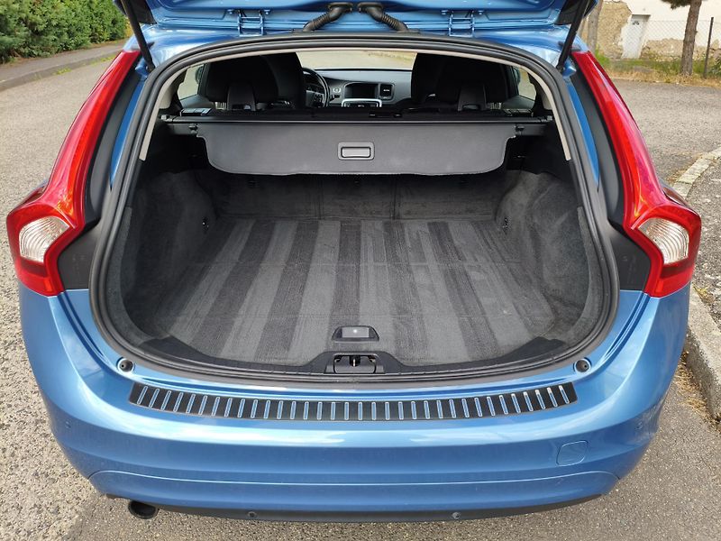 Volvo V60 (2014) 1,6 Diesel - fotka 27 z 33