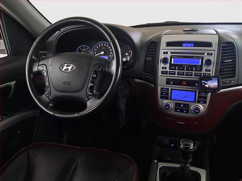 Hyundai Santa Fe (2006) 2.2 CRDi, 4X4, Park. senzory - fotka 7 z 15