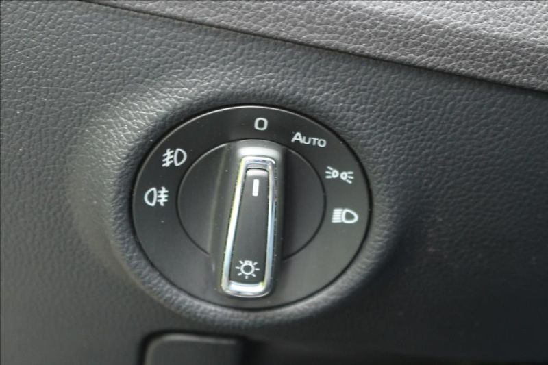 Škoda Superb 2,0 TDi  AMBITION 4X4 110kW - fotka 22 z 24