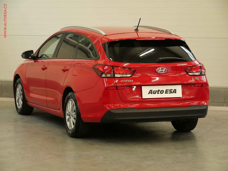 Hyundai i30 (2017) 1.0T-GDi, ČR, AC, temp - fotka 6 z 19