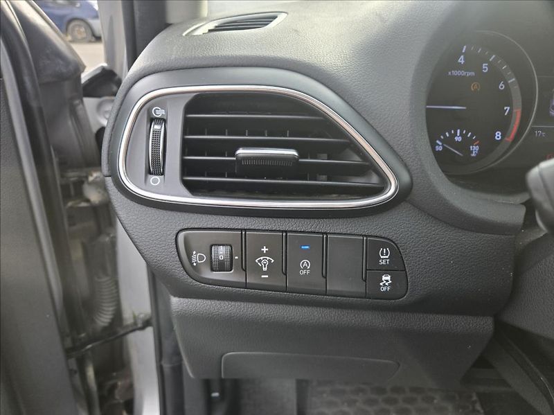 Hyundai i30 1,0 T-GDI  SMART - fotka 15 z 30