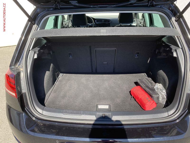 Volkswagen Golf (2019) 1.5 TSi, IQ Drive, DSG, navi - fotka 7 z 17