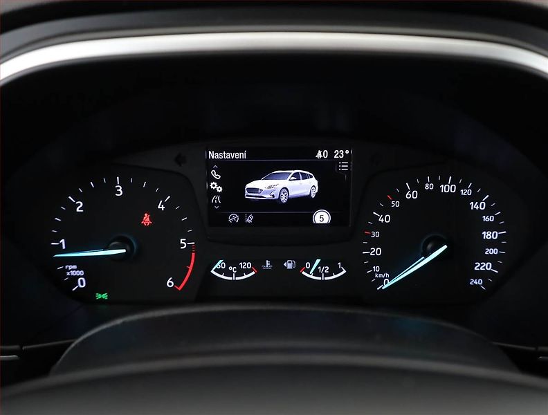 Ford Focus (2020) 1.5 EcoBlue, Tempomat - fotka 9 z 21