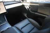 Tesla Model Y LONG RANGE DUAL MOTOR  - náhled 24