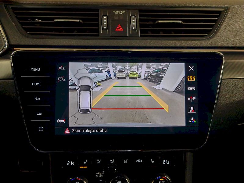 Škoda Superb (2023) Combi 2.0 TSI 140 kW DSG Sport - fotka 11 z 32