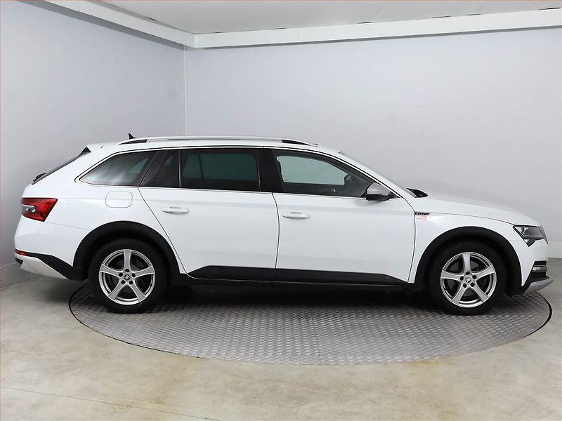 Škoda Superb (2020) 2.0 TDI - fotka 6 z 24