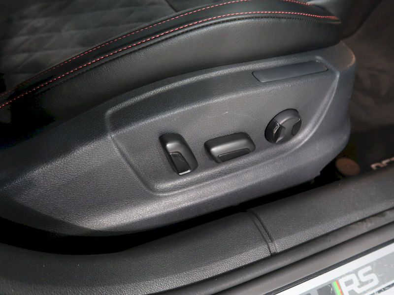 Škoda Octavia (2019) RS CHALLENGE 2.0TDI 135KW DSG - fotka 40 z 46