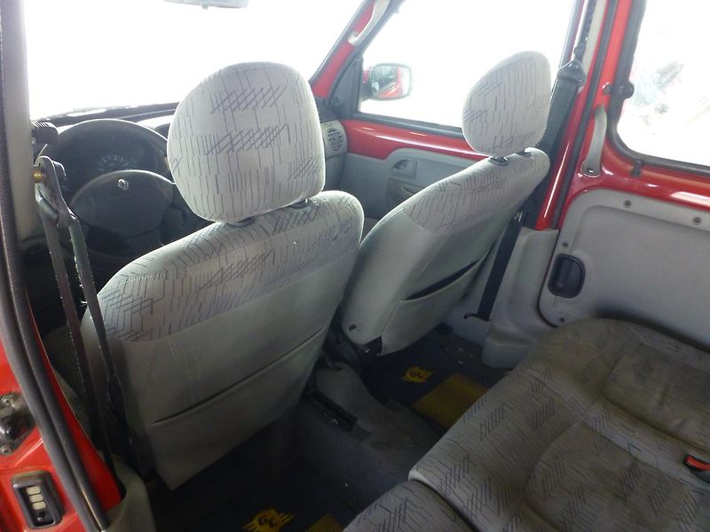 Renault Kangoo (2006) 1,2i*KLIMA**RAMPA NA VOZÍK!!!! - fotka 13 z 22