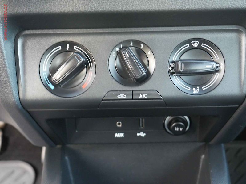 Škoda Fabia (2015) 1.2 TSi, ČR, AC - fotka 13 z 16