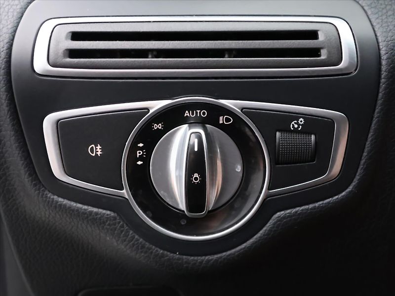 Mercedes-Benz Třídy C 1,6 CDI 100 kW Tažné Aut.Klima - fotka 16 z 32