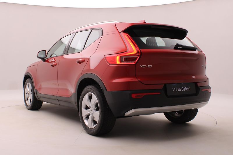 Volvo XC40 T4 MOMENTUM AUT CZ - fotka 11 z 42