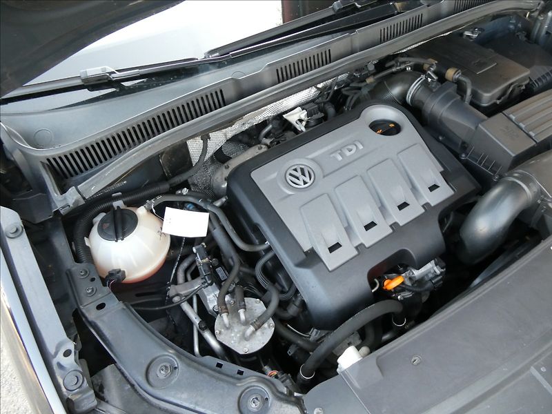 Volkswagen Sharan 2,0 TDi DSG STYLE serviska - fotka 38 z 48