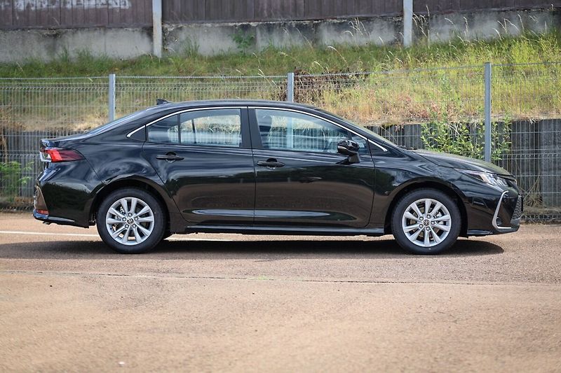 Toyota Corolla SD Comfort Tech dodání konec r - fotka 4 z 25