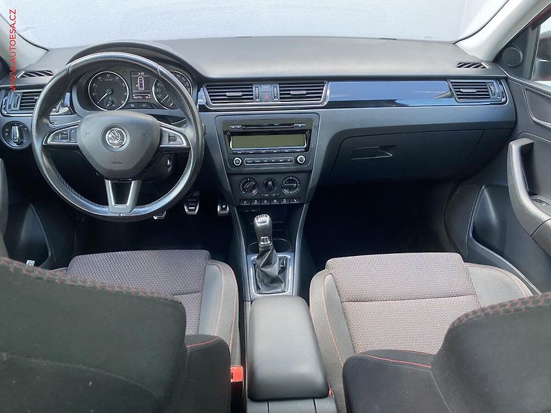 Škoda Rapid (2015) 1.2 TSi, Sport, xenon, panor - fotka 8 z 16