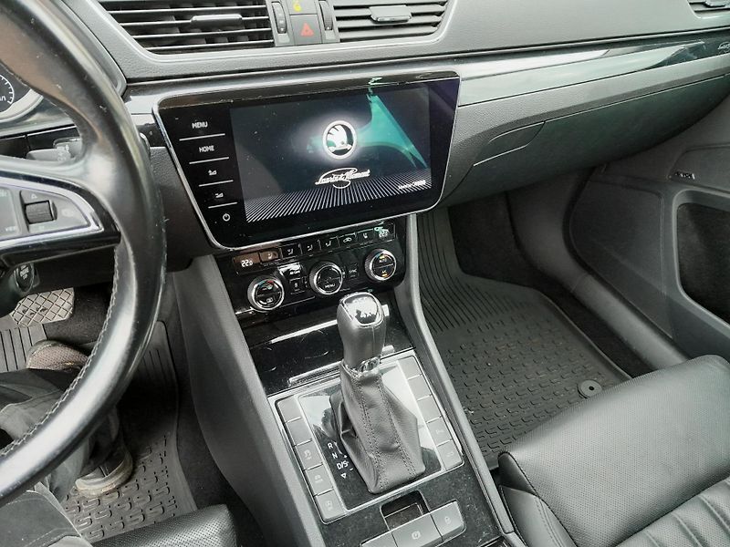 Škoda Superb (2018) 140kW 4x4 L&K WEBASTO-DPH - fotka 14 z 21