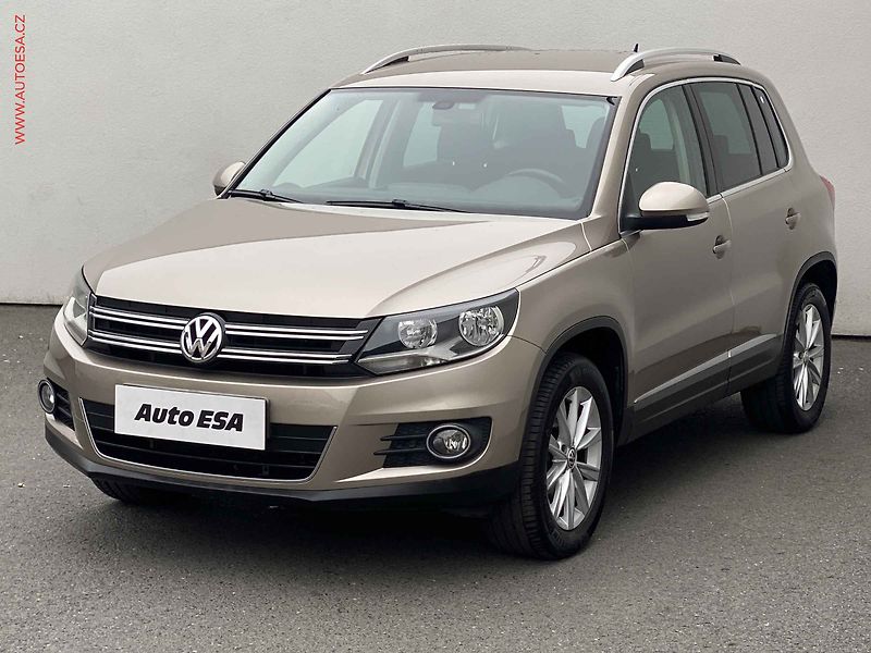 Volkswagen Tiguan (2012) 2.0 TDi 4x4, Sport&Style - fotka 3 z 17