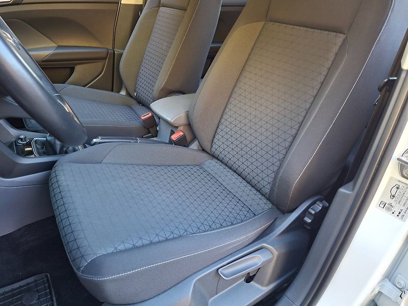 Volkswagen T-Cross (2019) 1.0TSI 70kW MAN -1.MAJITEL - fotka 18 z 34