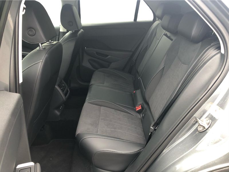 Volkswagen T-Roc Style 1,5 eTSI 110 kW 7DSG - fotka 12 z 30