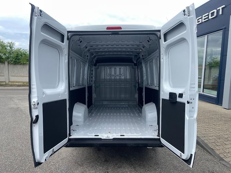 Peugeot Boxer (2024) Active 4350 L4H2 2,2 BHdi 165k - fotka 5 z 5
