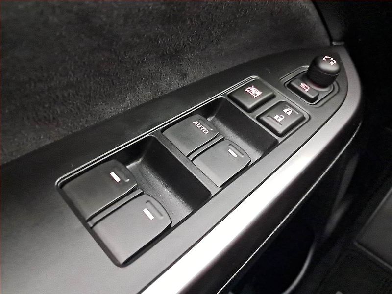 Suzuki Vitara (2024) Elegance 1.5 Hybrid - fotka 19 z 22