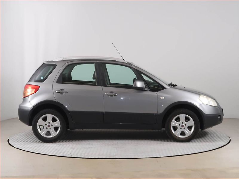 Fiat Sedici (2008) 1.6, nová STK, jezdí skvěle - fotka 6 z 14