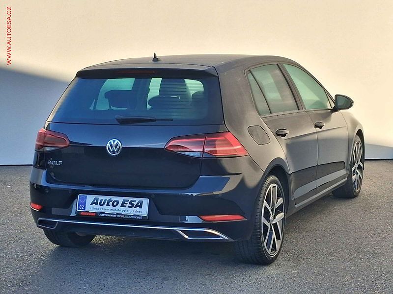 Volkswagen Golf (2018) 1.5 TSi, Highline, DSG, LED - fotka 4 z 18
