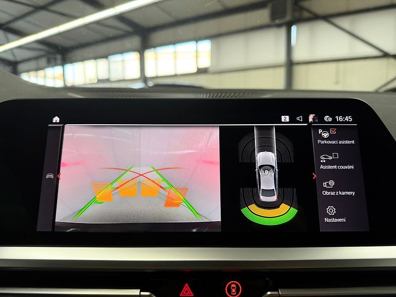 BMW Řada 3 340i xDrive, HUD, HARMAN/KARDO - fotka 14 z 27