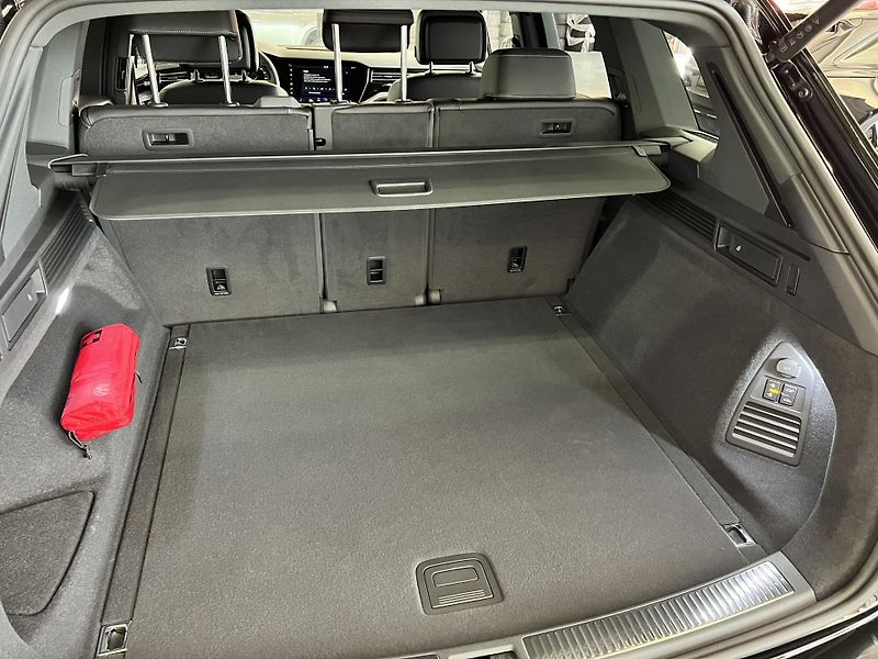 Volkswagen Touareg (2024) 3.0 TDI 210kW R-LINE EXCLUSIVE - fotka 31 z 56