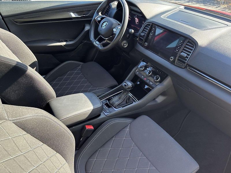 Škoda Karoq (2023) 1.5 TSI DSG Sportline - fotka 10 z 36
