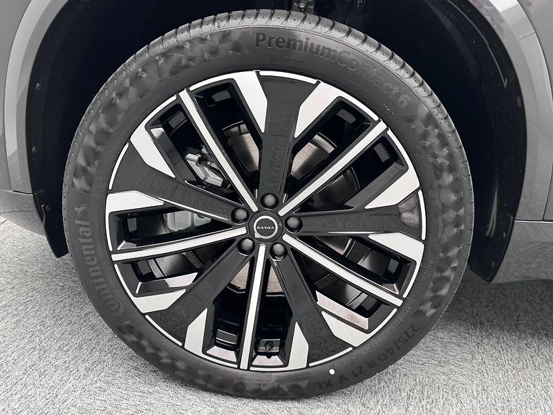 Volvo XC90 (2026) B5 AWD AUT BRIGHT ULTRA 7 míst - fotka 23 z 28