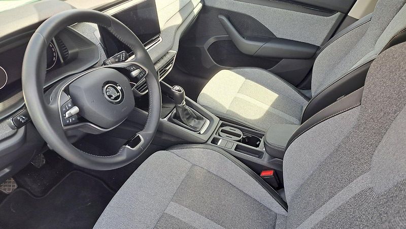 Škoda Octavia (2024) Top Selection 1,5 TSI 110 kW - fotka 10 z 23